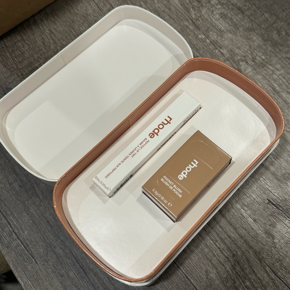 Rhode birthday blush duo, cinnamon roll & freckle